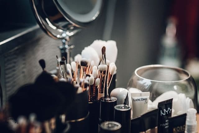 makeup-social.jpg